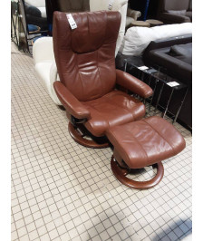 FAUTEUIL ET REPOSE PIED STRESSLESS