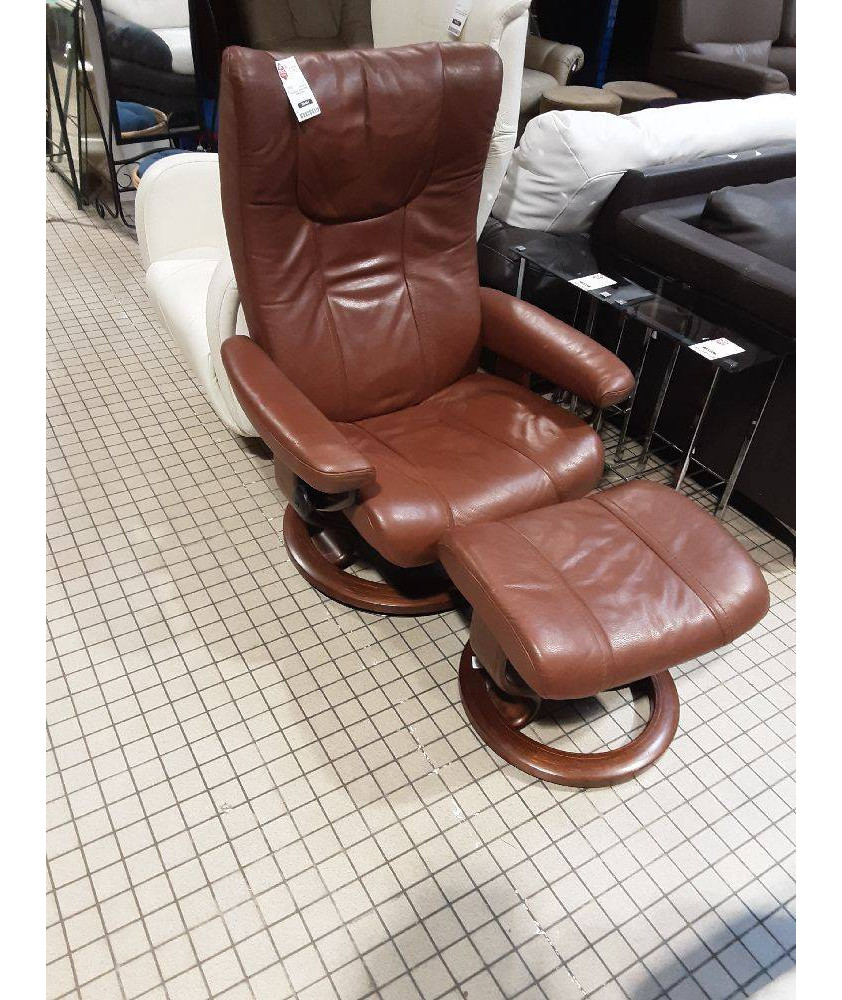 FAUTEUIL ET REPOSE PIED STRESSLESS