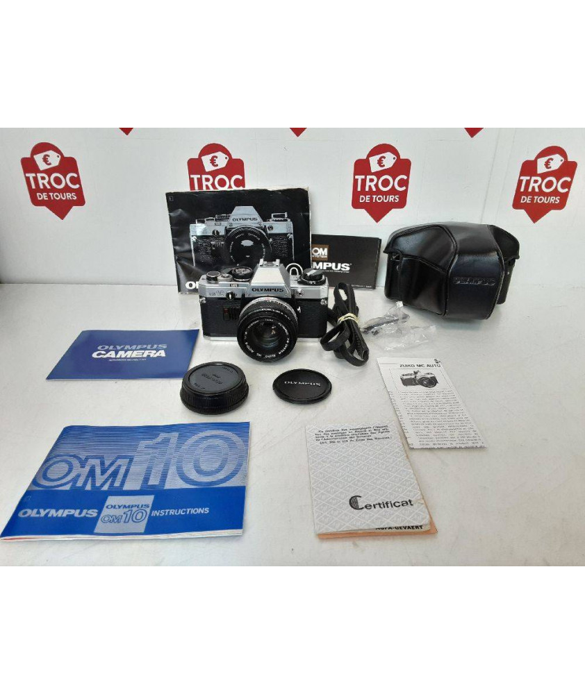 APPAREIL PHOTO OLYMPUS OM-10 AVEC OBJ ZUIKO 1:1.8 50MM ET NOTICES