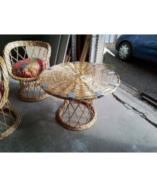 TABLE ROTIN DESSUS VERRE