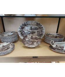 SERVICE DE TABLE 39 PIÈCES RIDGWAY HAYRIDE (SOUPIÈRE ACCIDENTÉE)  