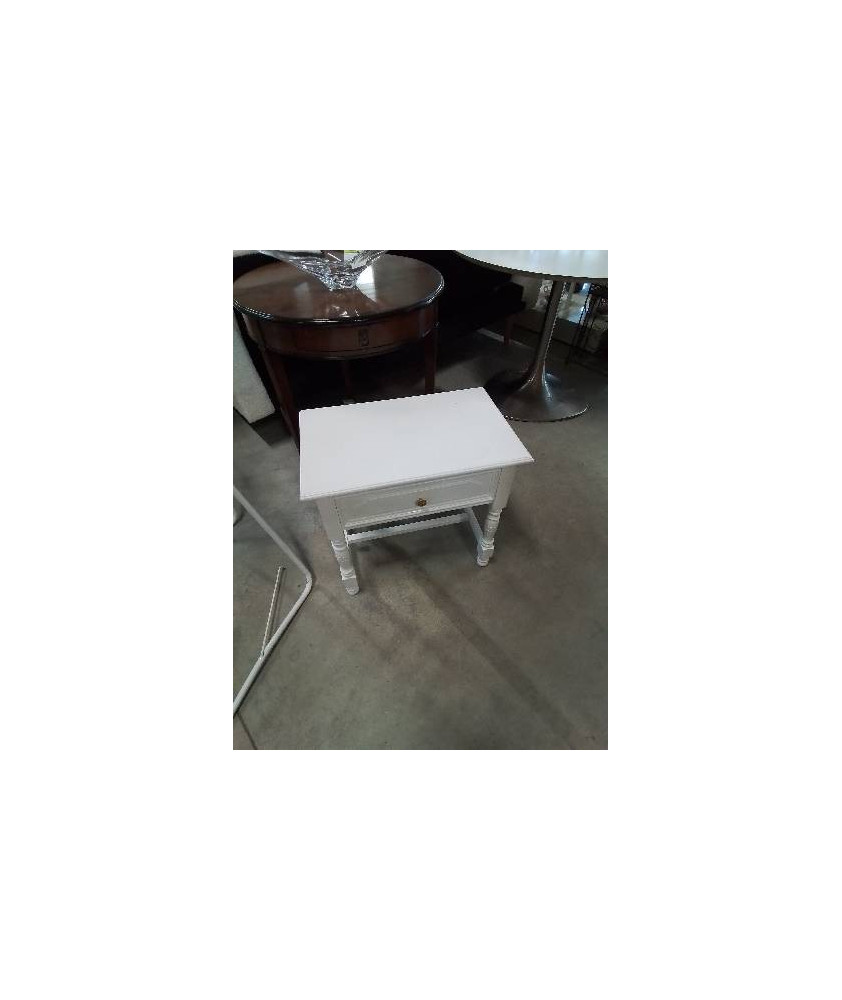 CHEVET BOIS BLANC A ENTRETOISE 1 TIROIR POIGNÉE MÉTAL DORÉ STYLE RÉGENCE 