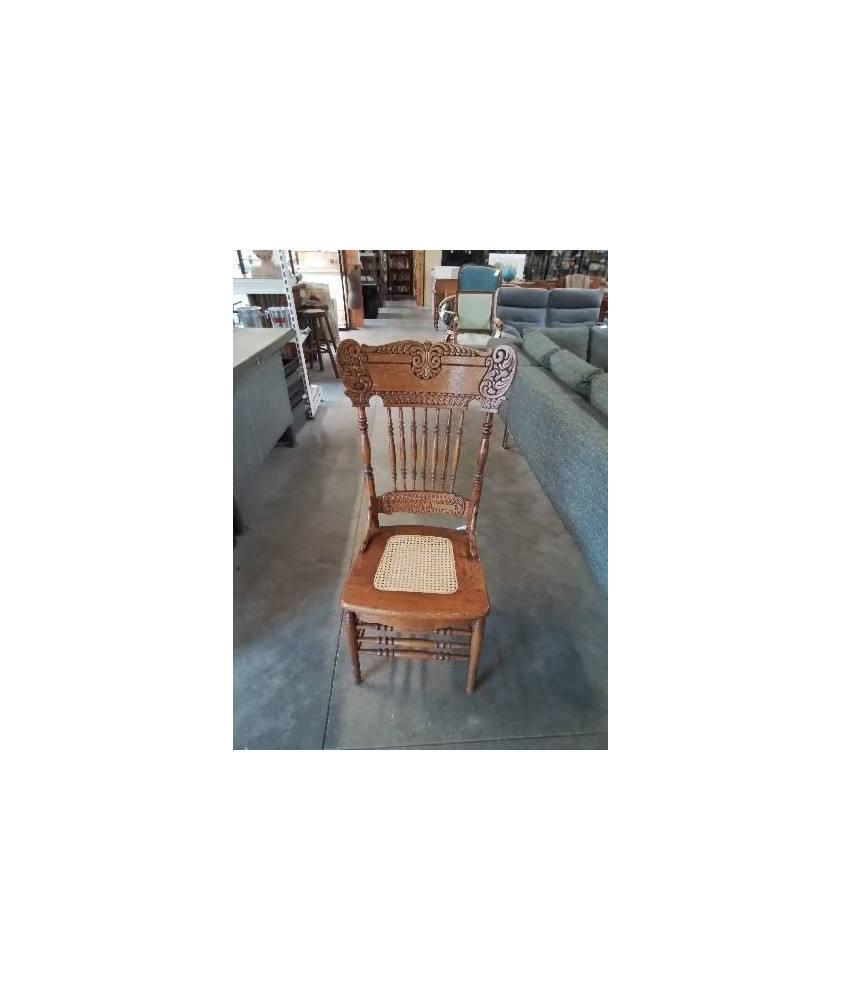 CHAISE WINDSOR  CHENE SCULPTÉ ASSISE CANNEE DÉBUT XXE 