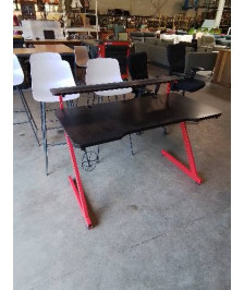 BUREAU GAMING METAL ROUGE ET BOIS NOIR A GRADIN 