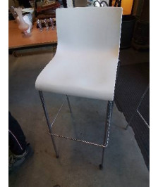 TABOURET DE BAR PIÈTEMENT MÉTAL CHROMÉ ASSISE RESINE BLANC