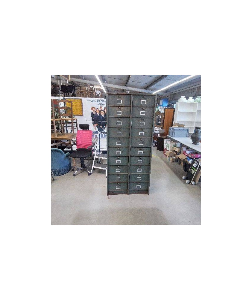 MEUBLE INDUSTRIEL À CLAPETS