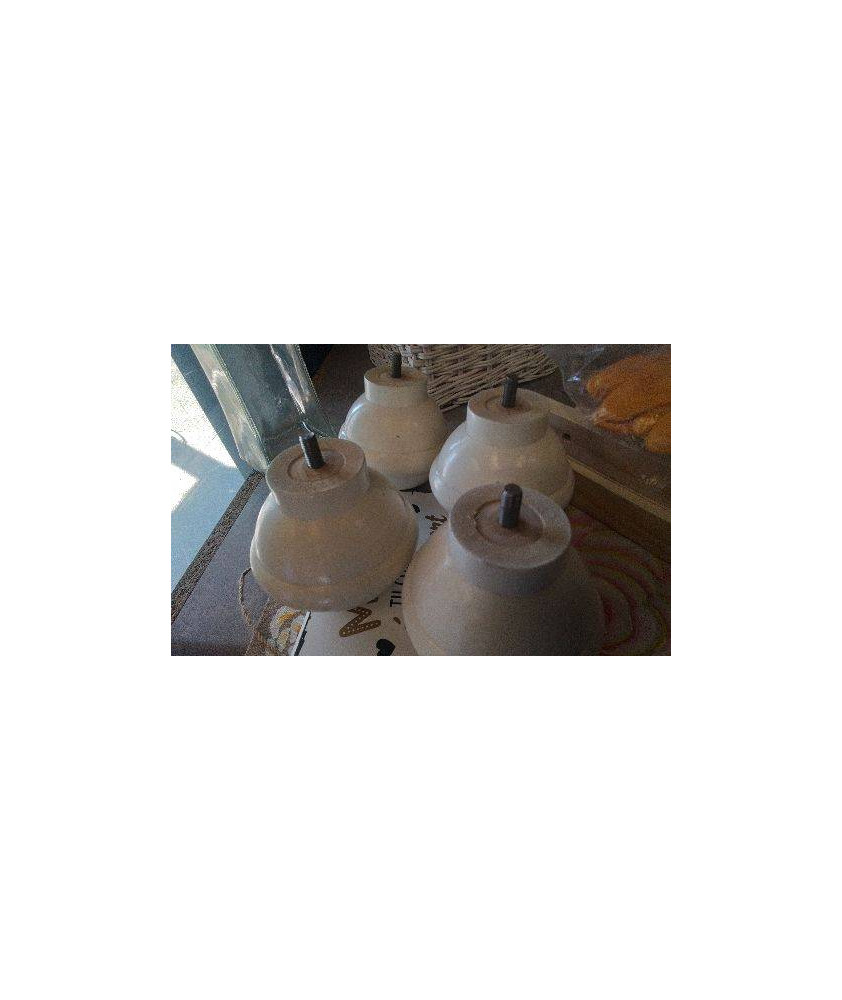 PIED DE MEUBLE LE LOT