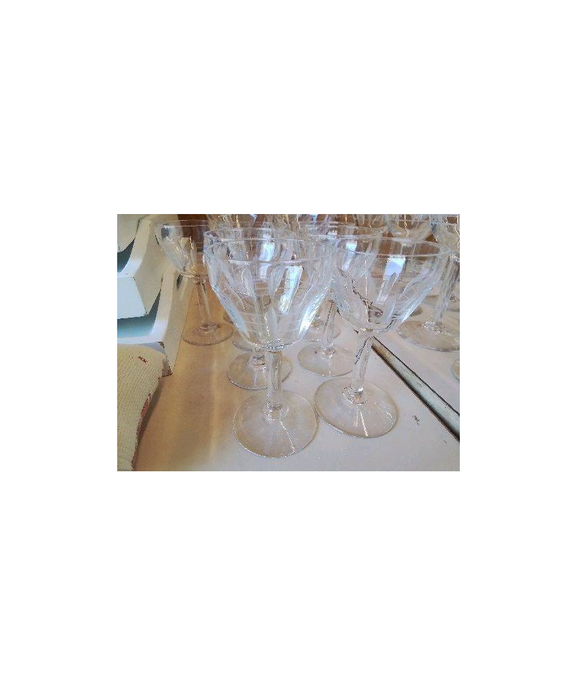 VERRE A LIQUEUR CISELÉ 