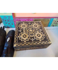 BOITE EN BOIS MARQUETÉE