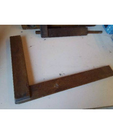 ANCIENNE GRANDE ÉQUERRE EN BOIS