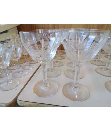 VERRE A EAU CISELÉ 