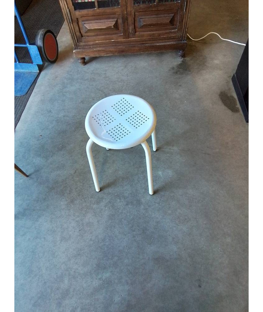TABOURET MÉTAL BLANC ASSISE AJOURÉE 