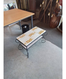 TABLE BASSE RECTANGULAIRE PIÈTEMENT FER FORGÉ NOIR 2 PLATEAU CARRELÉ ANNÉES 50