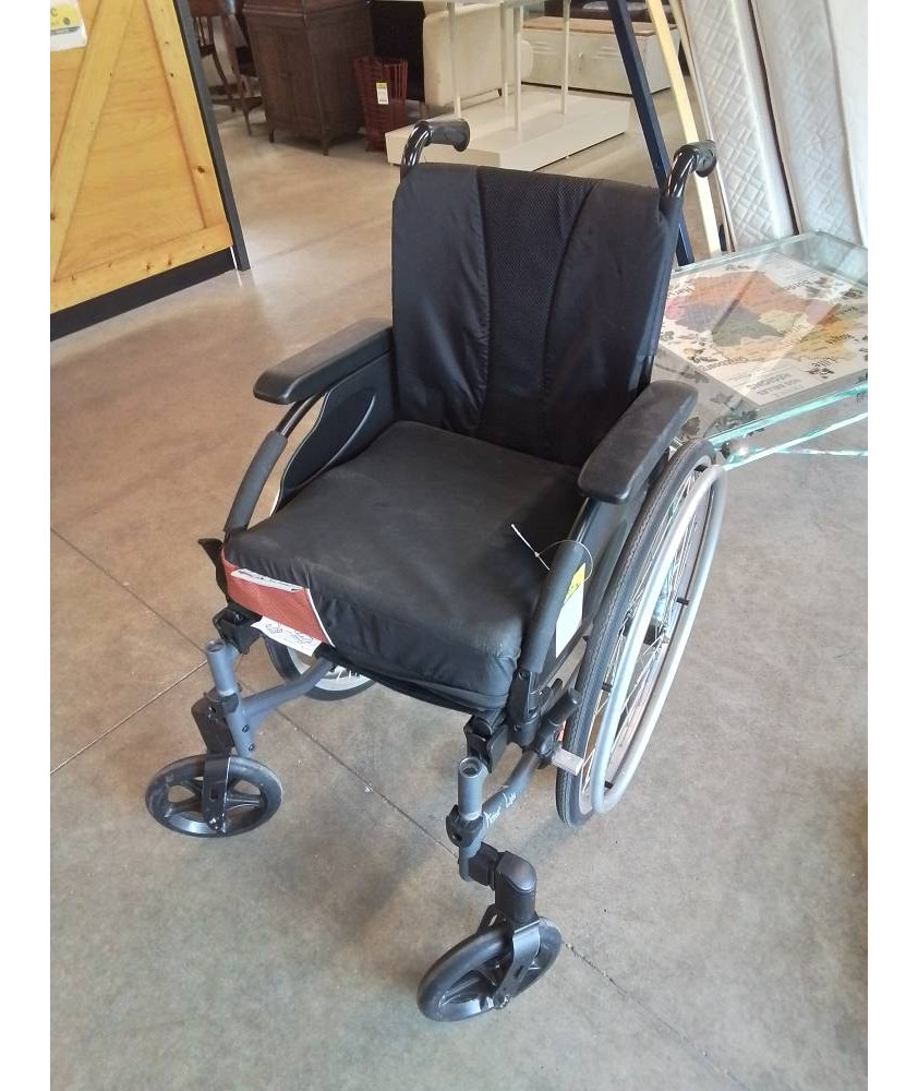 FAUTEUIL DE TRANSFERT PLIANT INVACARE AVEC COUSSIN