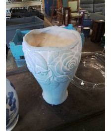 VASE CÉRAMIQUE BLEU AUX ROSES 