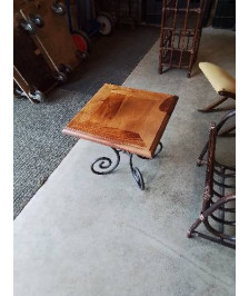 TABLE BASSE CARRÉ PIÈTEMENT FER FORGÉ PLATEAU BOIS CLAIR 