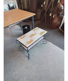 TABLE BASSE RECTANGULAIRE PIÈTEMENT FER FORGÉ NOIR 2 PLATEAU CARRELÉ ANNÉES 50
