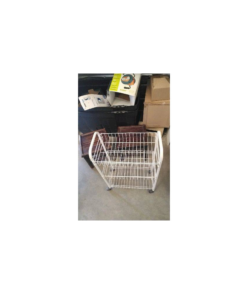 RANGEMENT A ROULETTES 