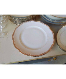 ASSIETTE PORCELAINE AVEC BORDURE DORÉ 