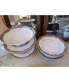 PLAT PRESENTOIRE SUR PIED PORCELAINE MOTIF FLORAL 