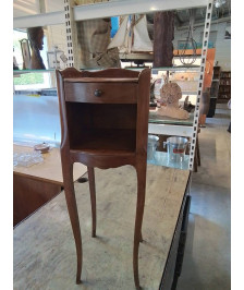 CHEVET STYLE REGENCE 1 TIROIR 1 NICHE PIEDS GALBES