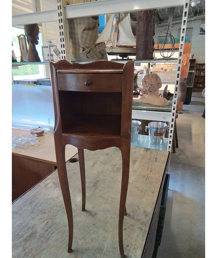 CHEVET STYLE REGENCE 1 TIROIR 1 NICHE PIEDS GALBES