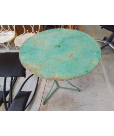 PETITE TABLE EN FER 