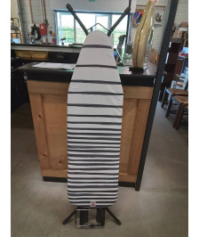 TABLE A REPASSER BRABANTIA MÉTAL NOIR TISSU BLANC ET NOIR