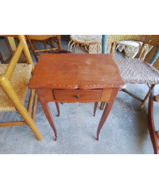 PETIT BOUT DE CANAPÉ 