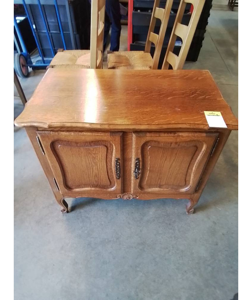 BUFFET MOULURÉ 2 PORTES STYLE REGENCE COQUILLE 