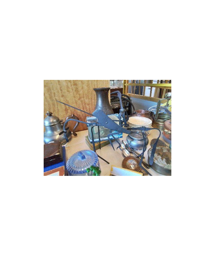 SCULPUTURE CHEVALIER EN FER 