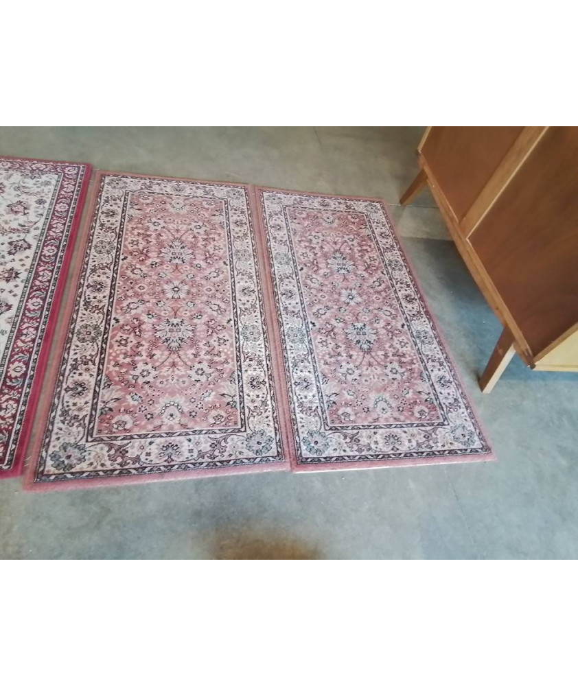 TAPIS ROSE VERT ECRU NOIR 67X134