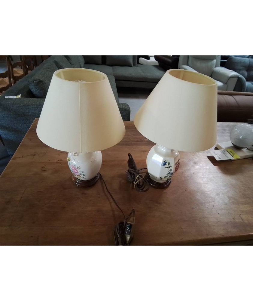 LAMPE PORCELAINE AUX FLEURS AJ ECRU