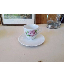 TASSE ET DESSOUS A MOTIF DE FLEURS 