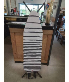 TABLE A REPASSER BRABANTIA MÉTAL NOIR TISSU BLANC ET NOIR