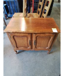 BUFFET MOULURÉ 2 PORTES STYLE REGENCE COQUILLE 