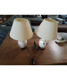 LAMPE PORCELAINE AUX FLEURS AJ ECRU