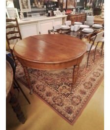 TABLE ROND SUR ROULETTES CHENE 