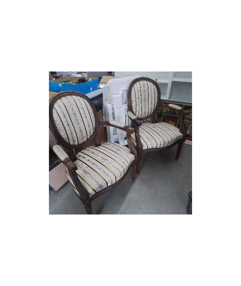 PAIRE DE CABRIOLET DE STYLE LOUIS XVI