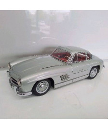 MECEDES-BENZ 300SL 1/8