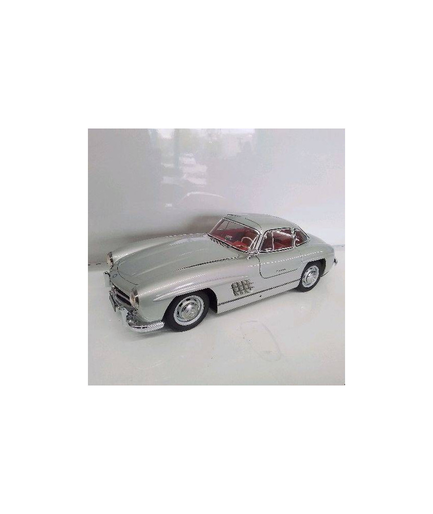 MECEDES-BENZ 300SL 1/8