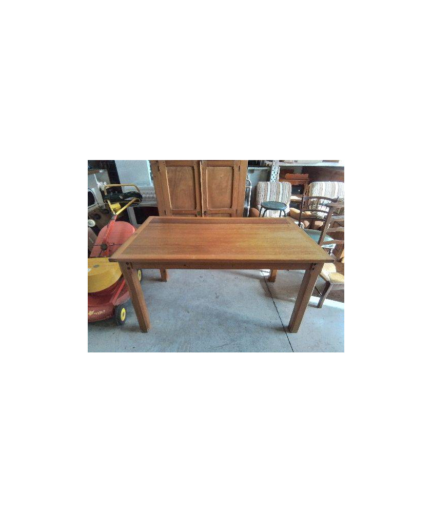 TABLE 4 PERSONNES CHÊNE 