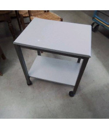 DESSERTE A ROULETTES 