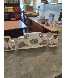 GARNITURE DE CHEMINÉE 3 PIÈCES CÉRAMIQUE ECRU DORÉ ART DÉCO EN L\'ÉTAT 