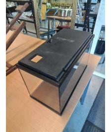 AQUARIUM VERRE ET RÉSINE NOIR