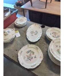 SERVICE 24 PIÈCES PORCELAINE DE LIMOGES MANUFACTURE ROYALE