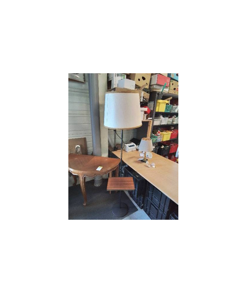 LAMPADAIRE MÉTAL NOIR A TABLETTE FORMICA MARRON LISERÉ DORÉ AJ ECRU ANNÉES 70