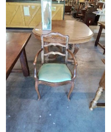 FAUTEUIL  STYLE RÉGENCE ASSISE TISSU VERT DOSSIER CINTRÉ 