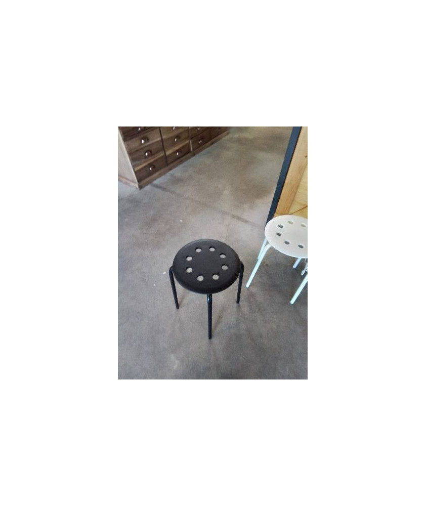 TABOURET ASSISE RESINE AJOURÉE  NOIR PIEDS METAL NOIRS