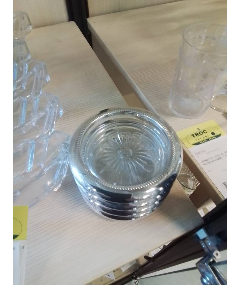 4 SOUS VERRES METAL ARGENTE ET VERRE